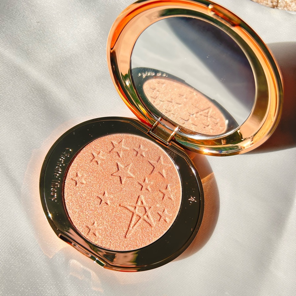 Charlotte Tilbury Glow Glide Highlighter - Picture 12 of 16
